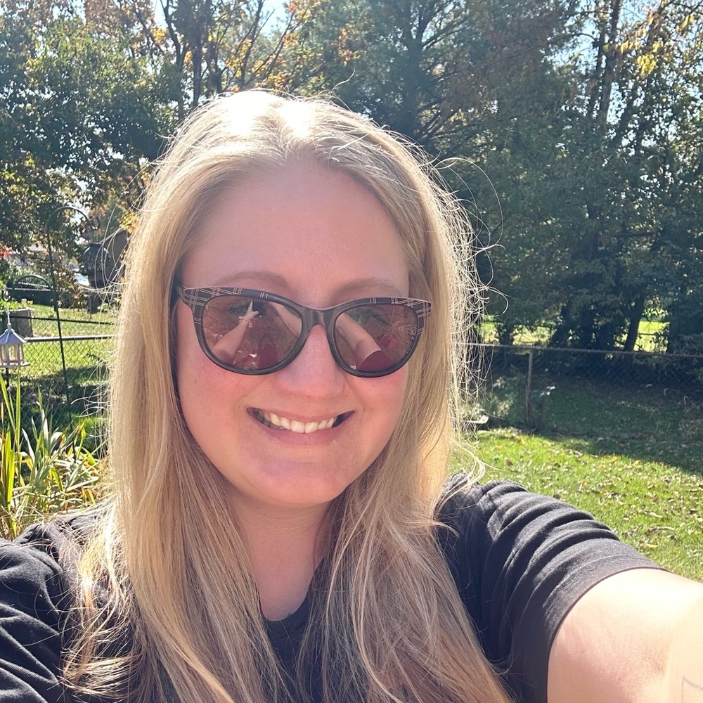 Sends offers to likers ✌️